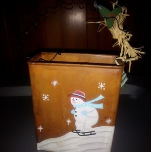 Handpainted snowman tin decor